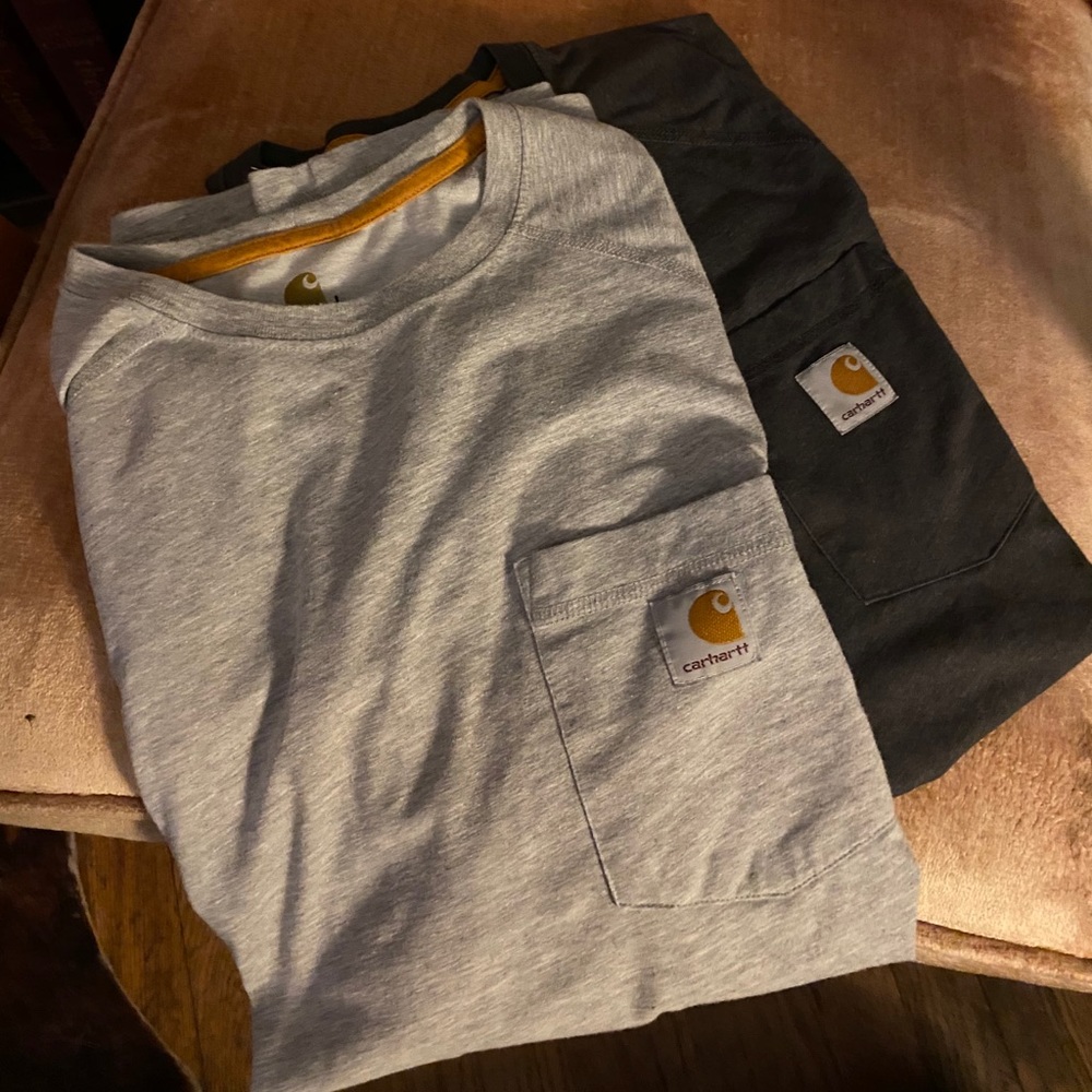 Men’s carhartt force 
Size large 2 for $32
